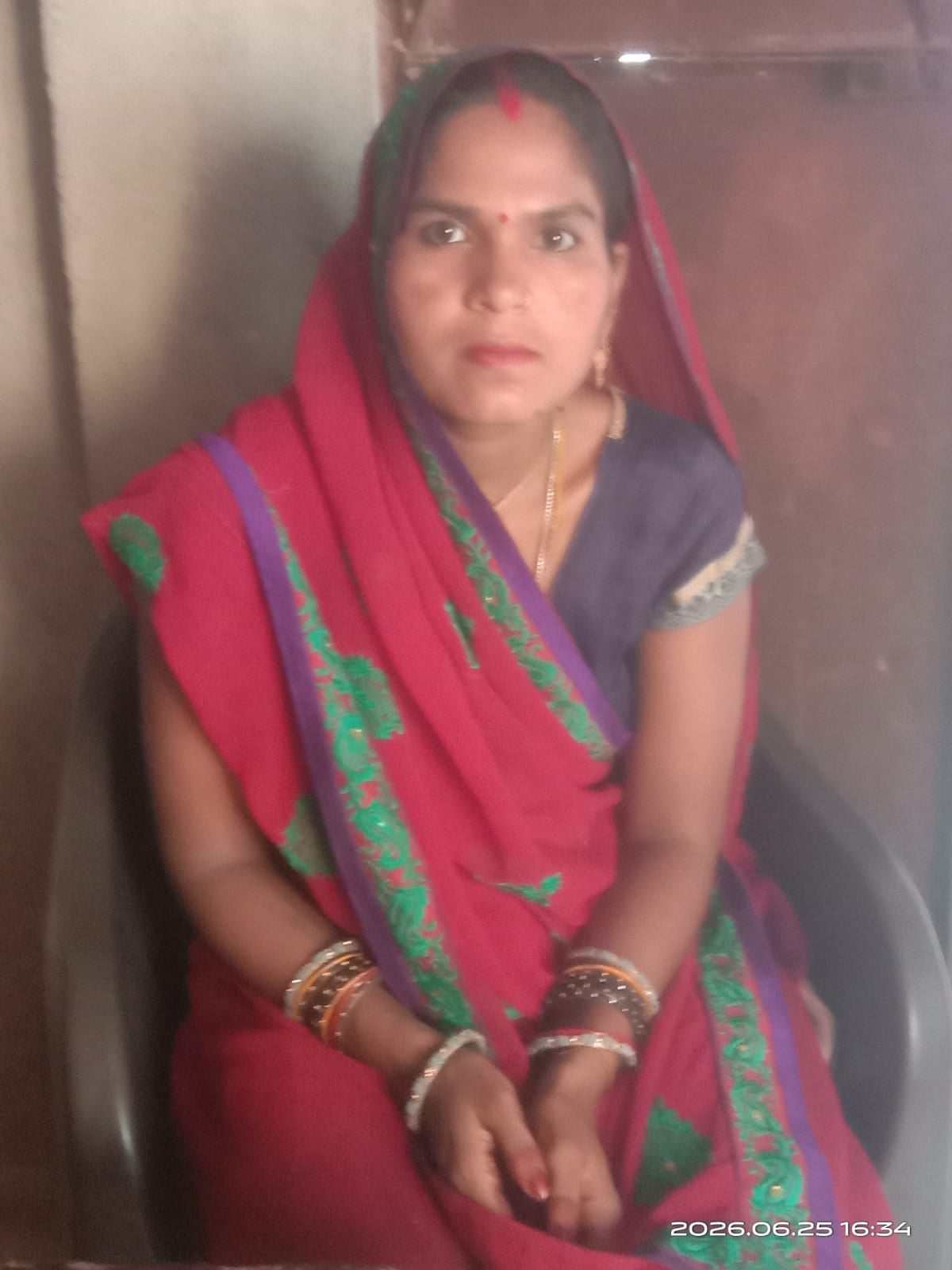 Hamirpur News: महिला का शव फंदे से लटका मिला
