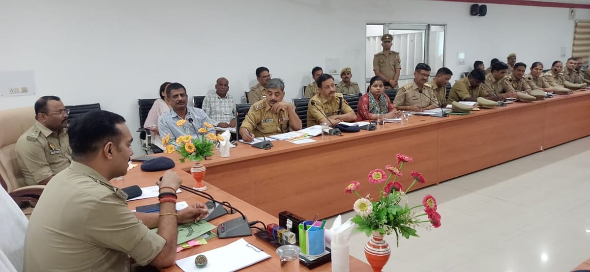Balrampur News: अपराधियों की गिरफ्तारी में तेजी लाएं, त्योहारों पर बढ़ाएं सतर्कता
