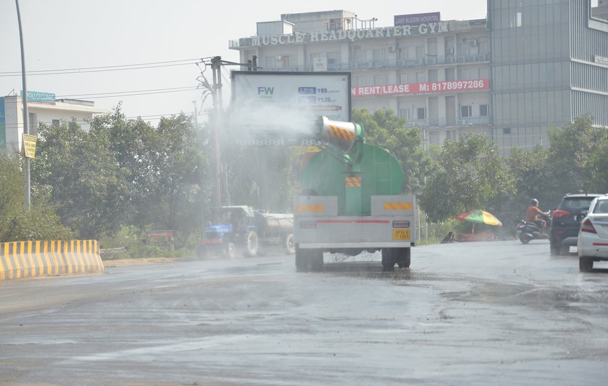 Noida News: बारिश के बिना ग्रेटर नोएडा का एक्यूआई ग्रीन जोन में