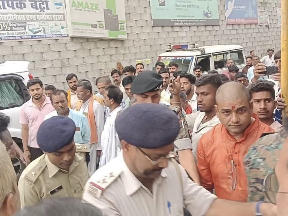 रोहतास कंचन ज्वेलर्स में दिनदहाड़े हुई लूट