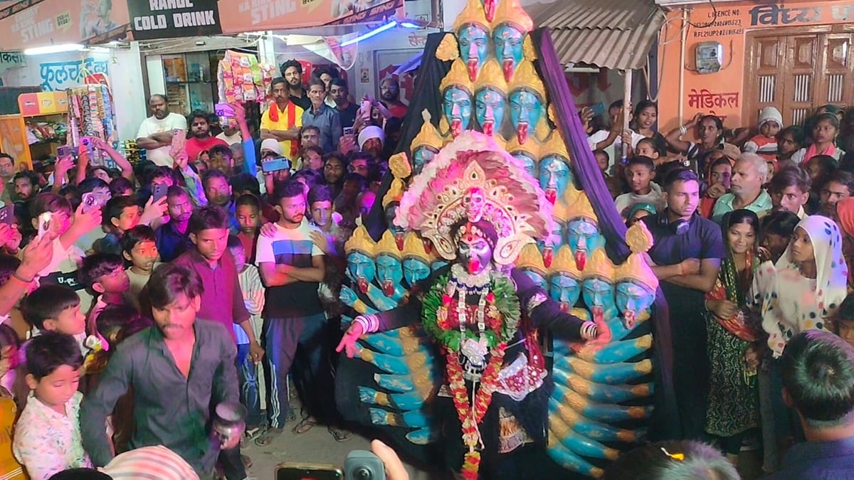 Bhadohi News: चारों भाइयों के मिलन से सजल हुए नयन, गूंजे जय श्री राम के जयकारे