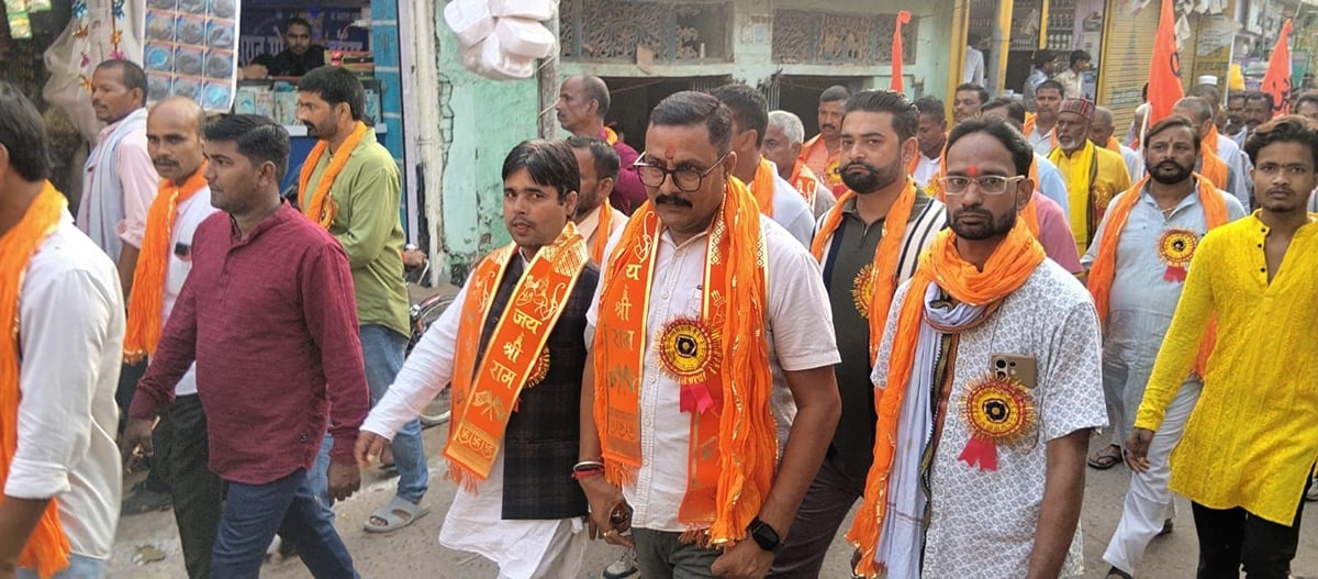 Gonda News: महर्षि वाल्मीकि जयंती पर मंदिरों में हुआ रामायण पाठ