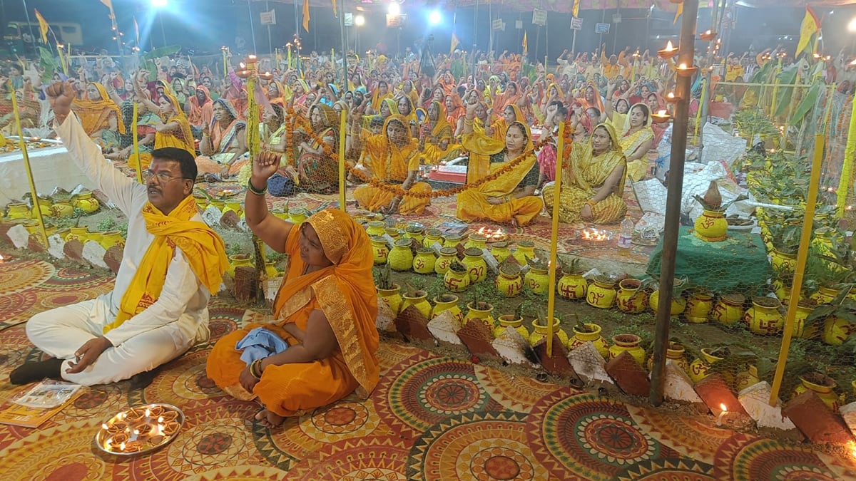 जीवन से अज्ञान और अंधकार दूर करने का संदेश देता है दीपक : कैलाश
