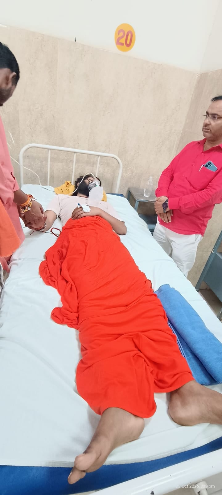 Basti News: पैड़ा आश्रम में दूसरे दिन भी पसरा रहा सन्नाटा, बाबा की हालत में सुधार