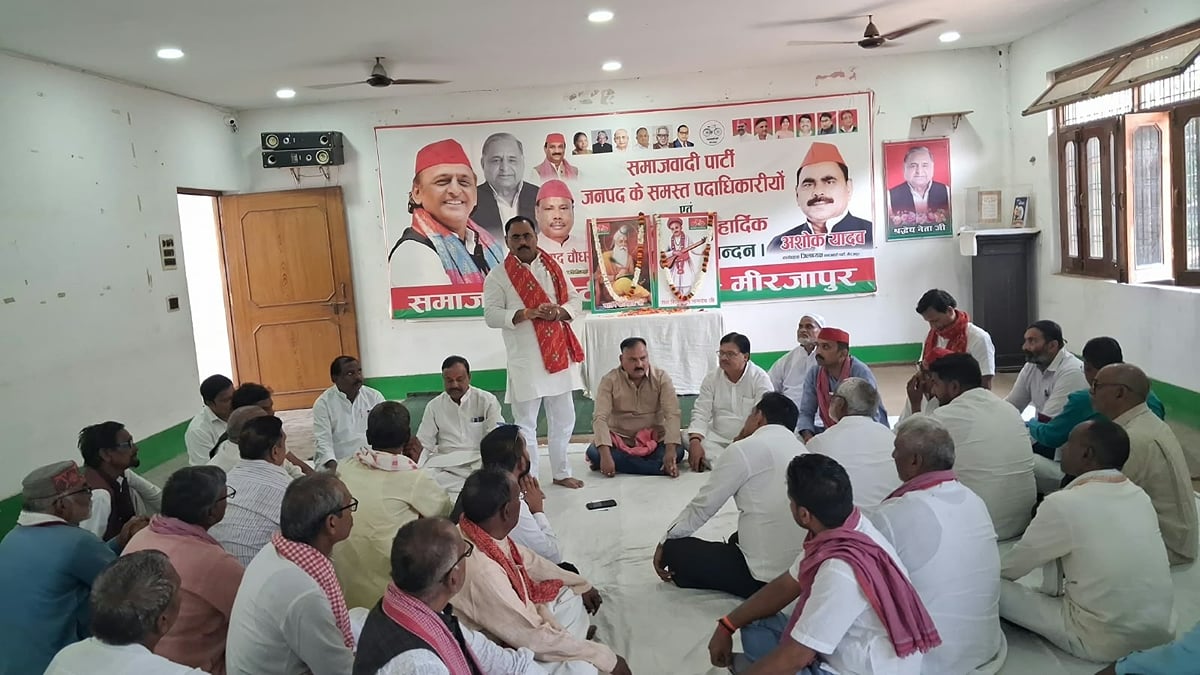 Mirzapur News: अखिलेश की रैली में 10 हजार कार्यकर्ता वाराणसी जाएंगे