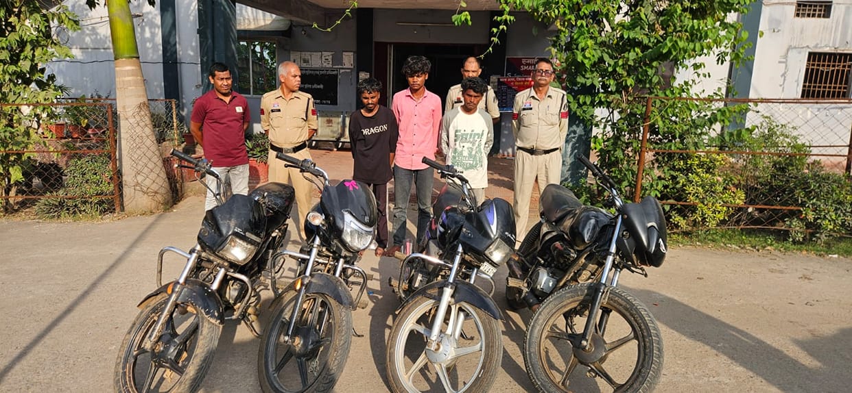 Inter-district gang stealing bikes by breaking showroom roof busted in Urga, Sakti connection revealed,