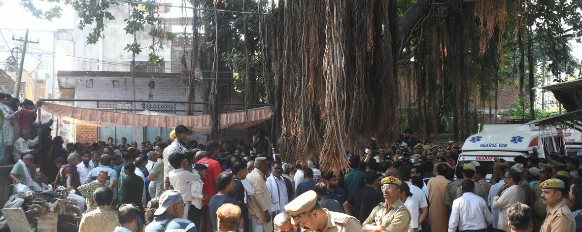 Lucknow News: छपने गए थे शादी के कार्ड, अब तेरहवीं की तैयारी