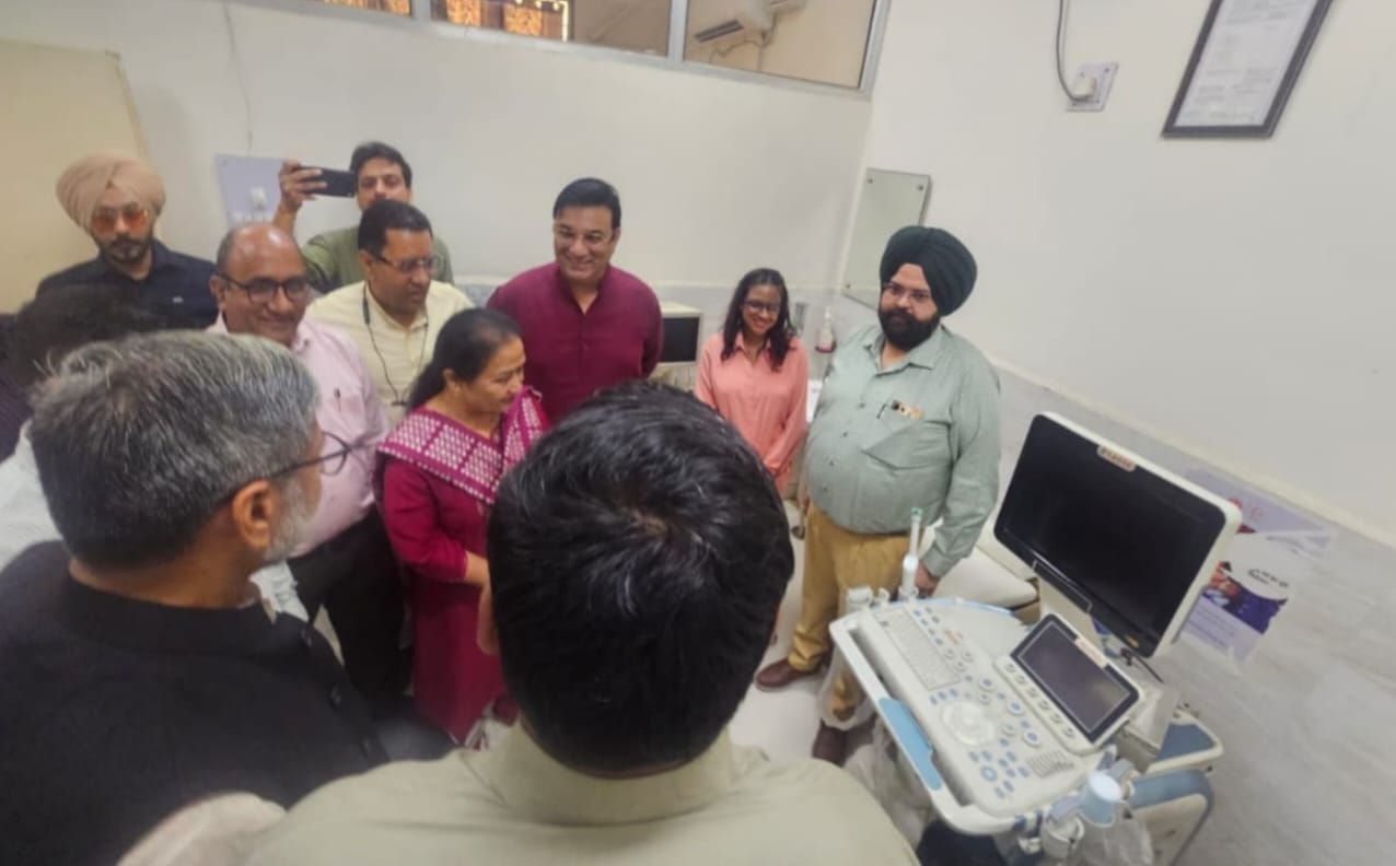 डबवाली। नागरिक अस्पताल में अल्ट्रासाउंड सुविधा का शुभारंभ करती भाजपा जिला अध्यक्ष रेणु शर्मा, स