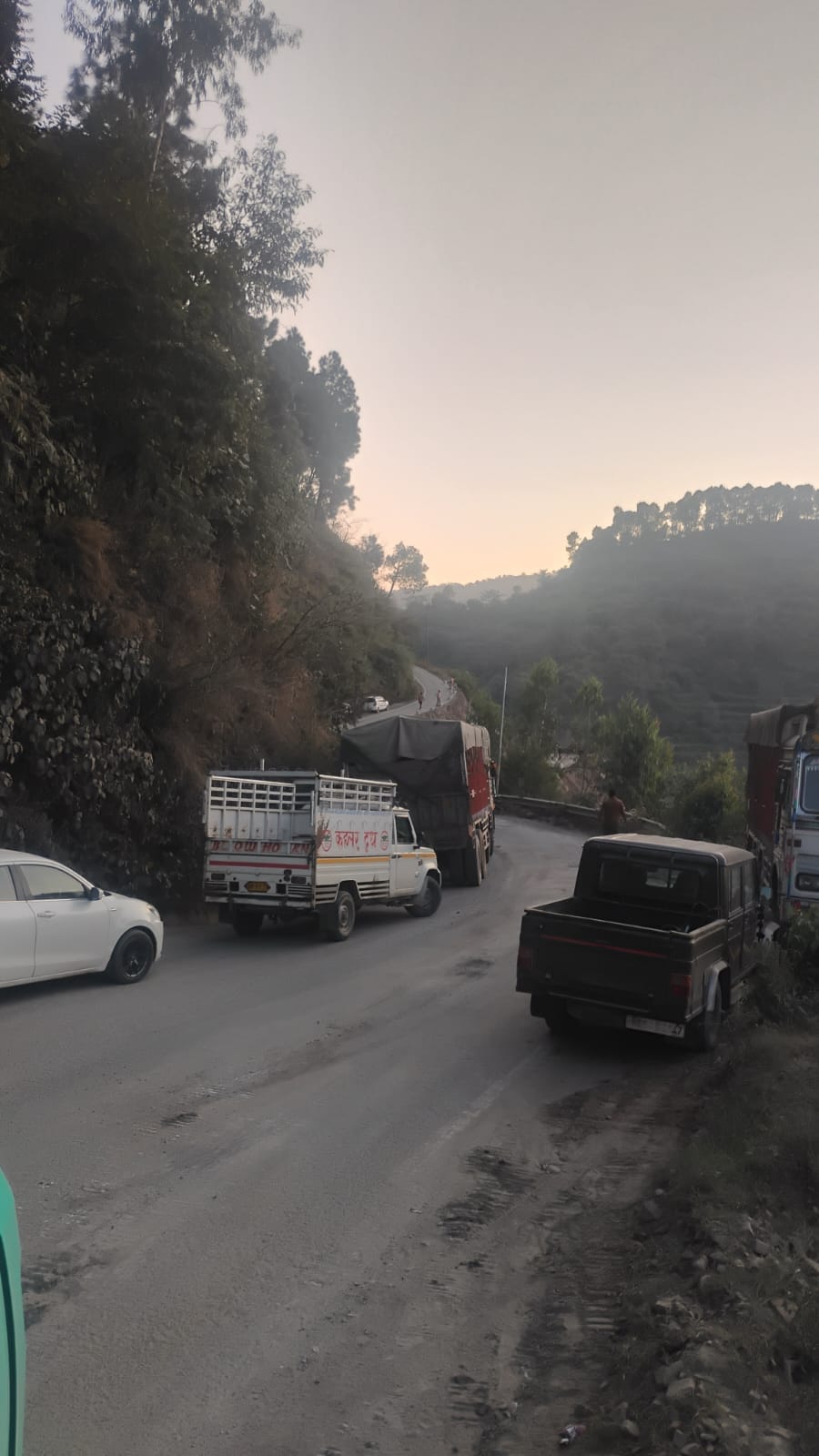 एनएच-205 पर बहाल हुआ यातायात। स्रोत: जागरूक पाठक
