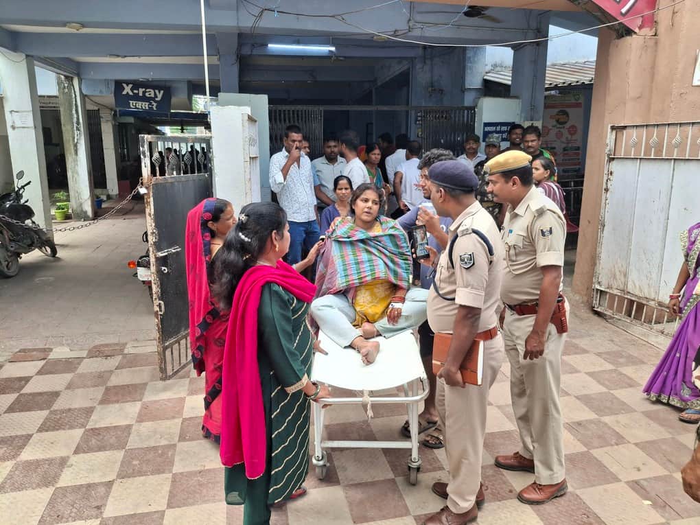 Bihar hajipur adalpur me garbhavati mahila ko aparadhiyon ne mari goli pet me lagi goli halat najuk pmch refer