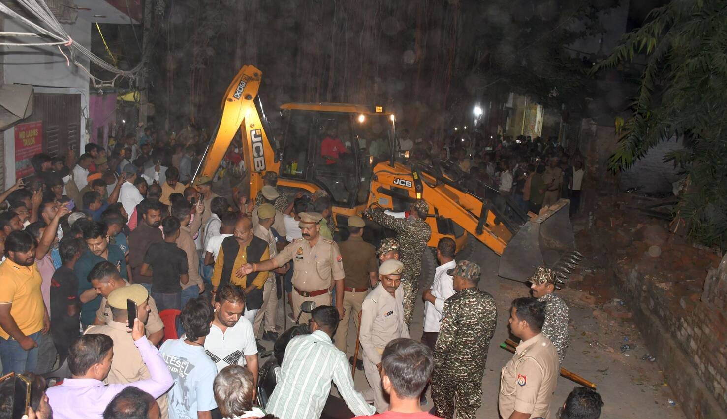 tragic story of Lucknow triple murder case Suyash funeral took place before his wedding