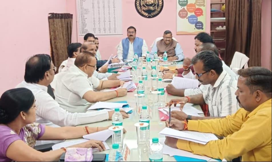 Mirzapur News: जिला सहकारी बैंक एनपीए वसूली के लिए लागू करेगा एकमुश्त समझौता योजना