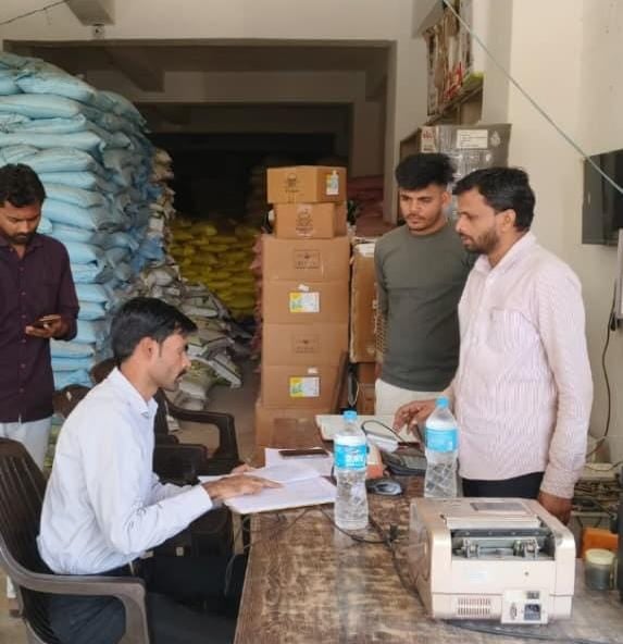 Lalitpur News: कृषि विभाग की टीम ने की खाद-बीज की 37 दुकानों की जांच