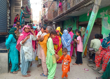 Ghaziabad News: दो भाइयों समेत तीन की मौत से नंदग्राम में कोहराम, आठ बच्चों के सिर से उठा पिता का साया