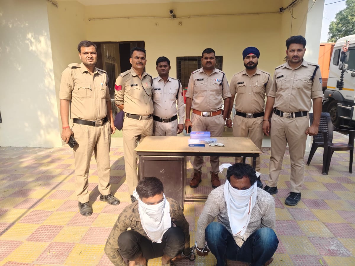 टीकमगढ़: निवाड़ी में चोरी का खुलासा, पिता-पुत्र गिरफ्तार; पांच लाख रुपये के गहने और कट्टा बरामद