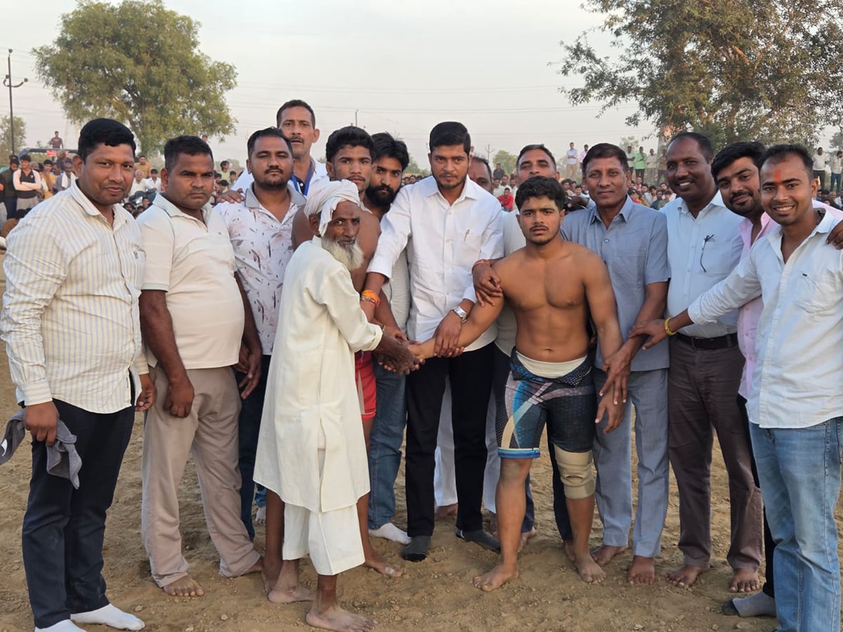 Meerut News: दुर्गा मंदिर मेले में दंगल का समापन, पहलवानों ने दिखाया दमखम
