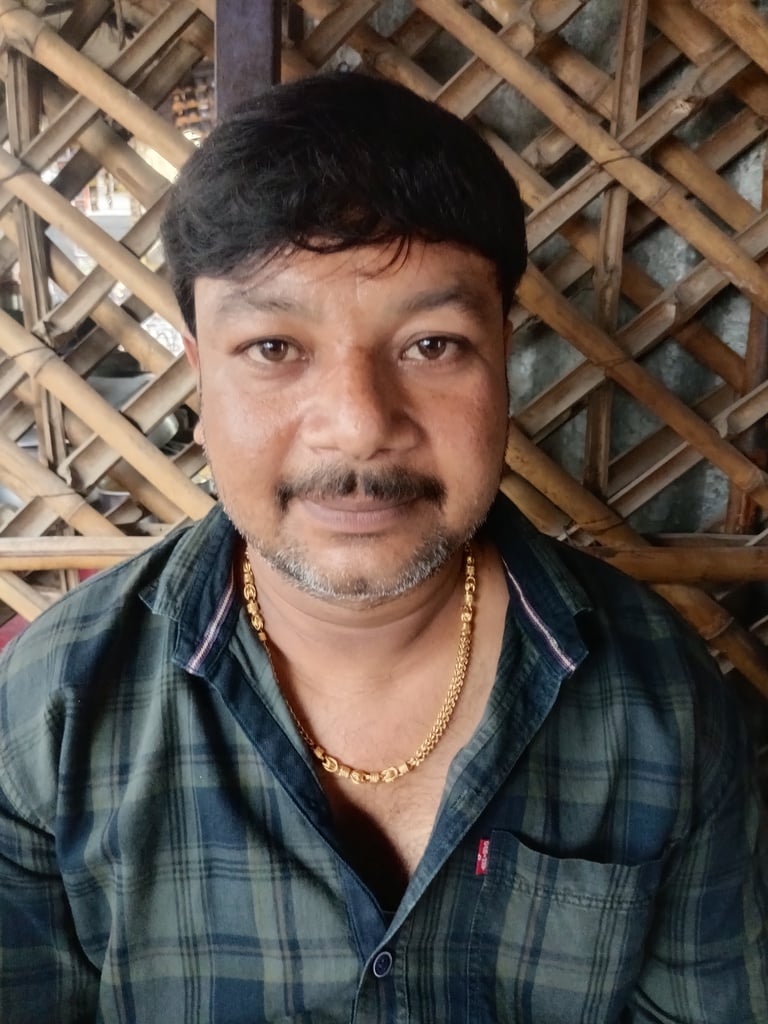Kaushambi News: सैनी बस स्टेशन पर सुविधाएं बदहाल... यात्री बेहाल