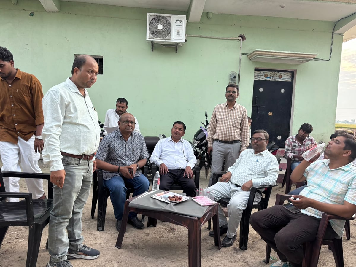 Sant Kabir Nagar News: बिगरामीर गांव में गड़ही पर नहीं हुई पैमाइश
