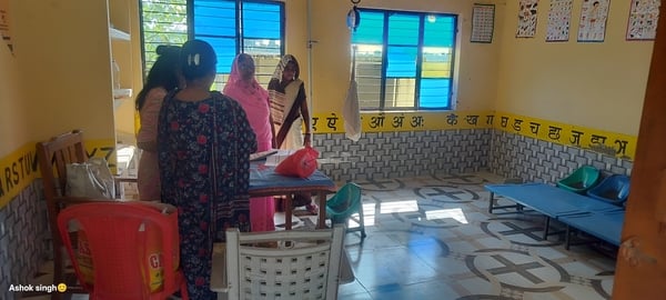 Kushinagar News: आंगनबाड़ी केंदों पर व्यवस्थाएं बदहाल, बच्चों को नहीं मिल रहीं मूलभूत सुविधाएं