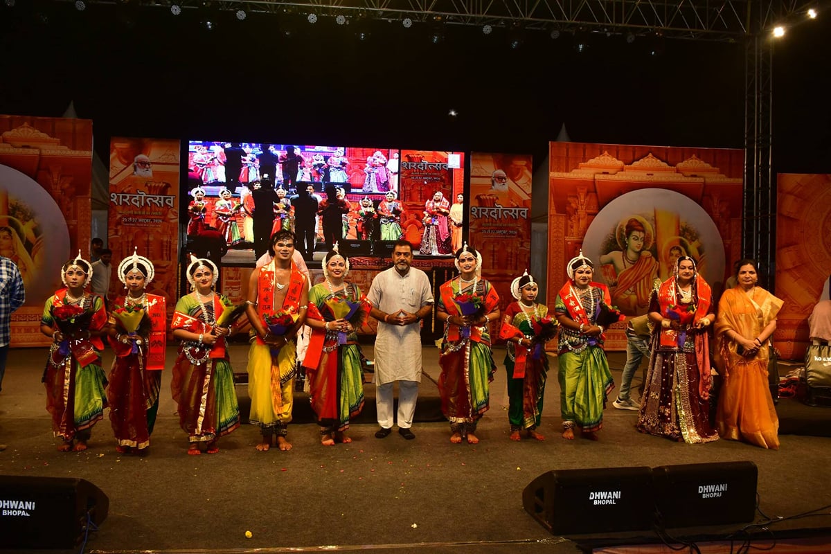 Chitrakoot News: श्रीराम अय्यर के भजनों पर झूमे