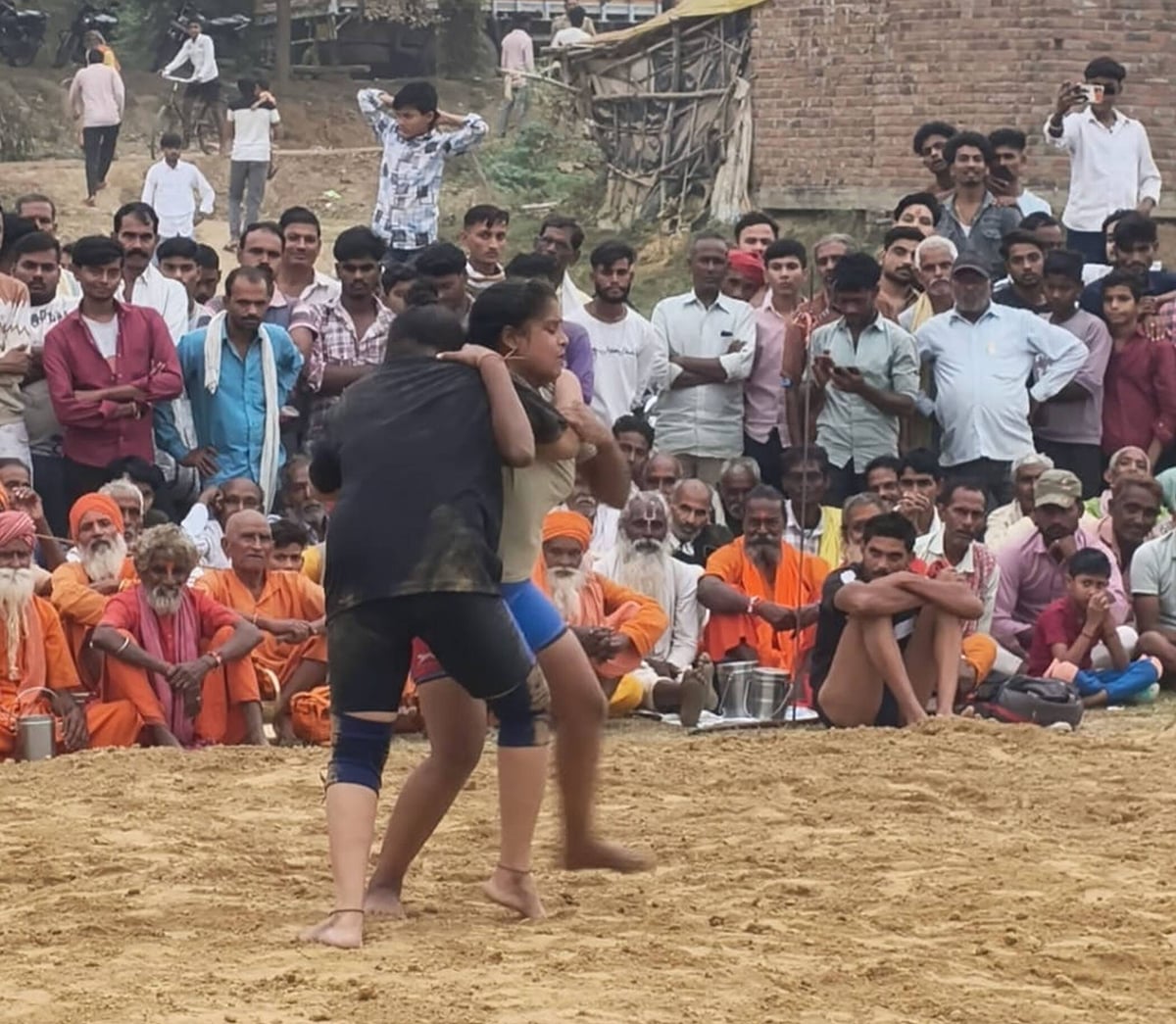 Fatehpur News: दंगल में गाजीपुर के पहलवानों ने जीतीं छह कुश्तियां