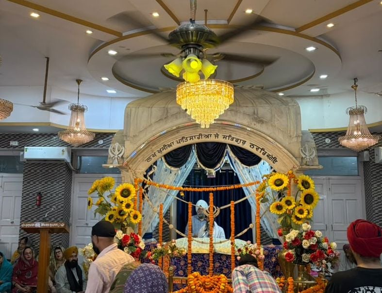 Sultanpur News: श्रद्धा से मनाया गया गुरु रामदास का प्रकाश पर्व