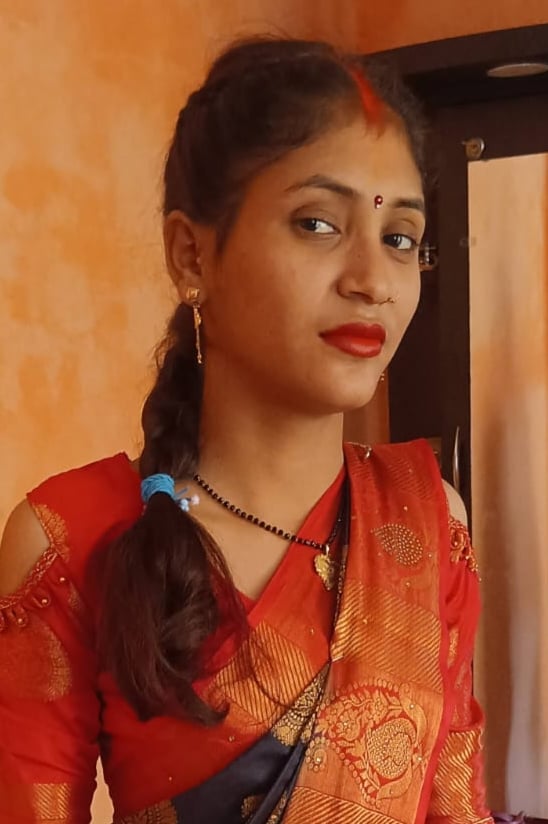 Azamgarh News: पंचायत सहायक महिला ने दो बच्चों के साथ ट्रेन से कटकर आत्महत्या की