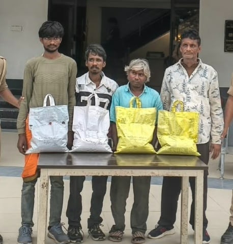 Sonebhadra News: नौ साल से गांजा तस्करी कर रहे गिरोह के चार आरोपी गिरफ्तार
