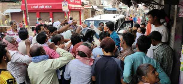 croud, crossing, MP, mask,