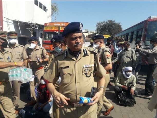 Great relief to the passengers on the road, arrangements made to reach home