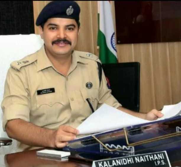 Korona ko harane mein doctor hue police ka sath den