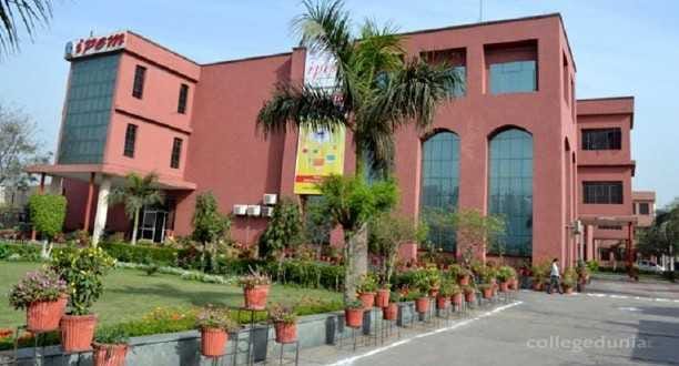 IPEM College deposited 5 lakh PM Relief Fund and 5 lakh rupees in Chief Minister Relief Fund