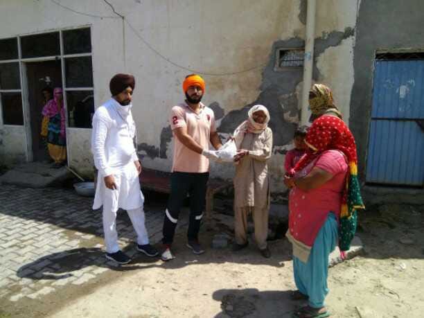 Distribute the food between needful people