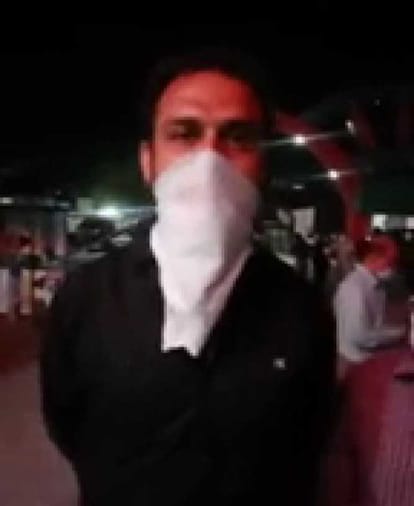 Police showers lathis on Divyang and youth doing anchor service