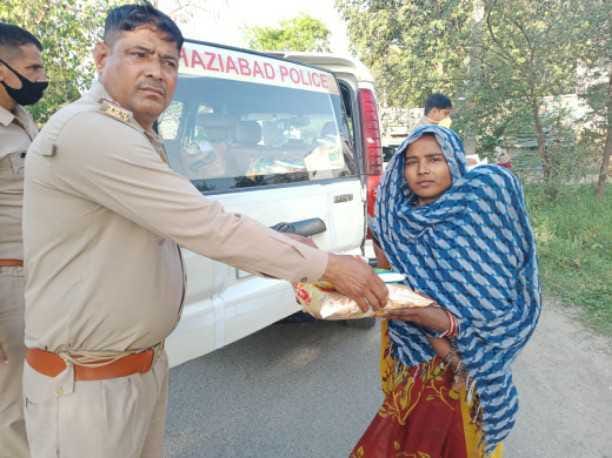 Poor and helpless people are taking help of social media for food