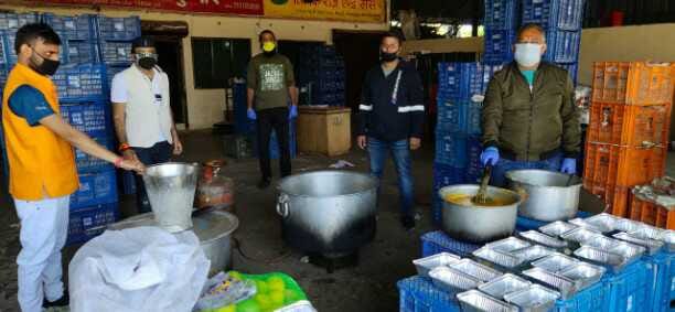 food arrangement for 600 people in mndi.