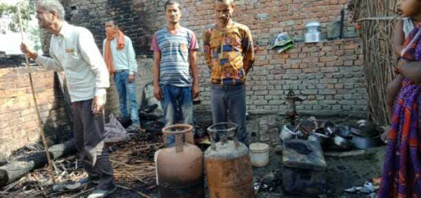 fire in Sirsi, three houses burnt
