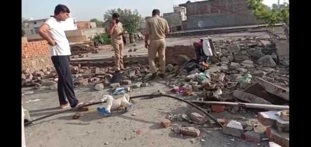 Cylinder torn in former pradhan house, one injured