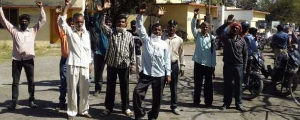 16 workers of Nadehi sugar mill fired