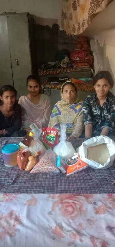 youngster provide food to needy people in remote areas