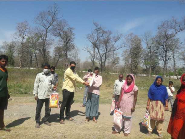 distributed food to needly people's