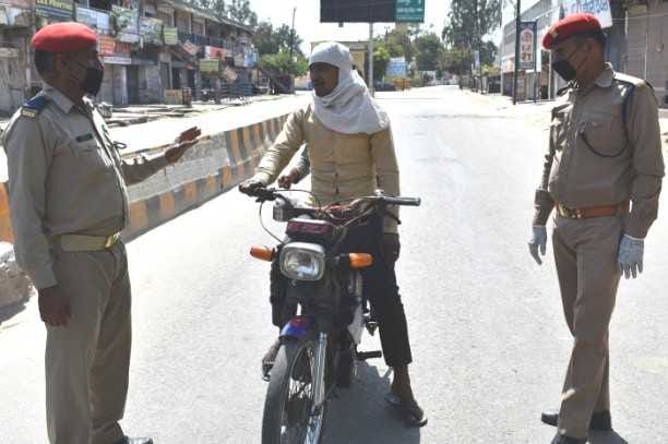 bulandshahar Lock down, police is in action