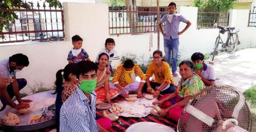 Sai NGO feeding 2000 needy people