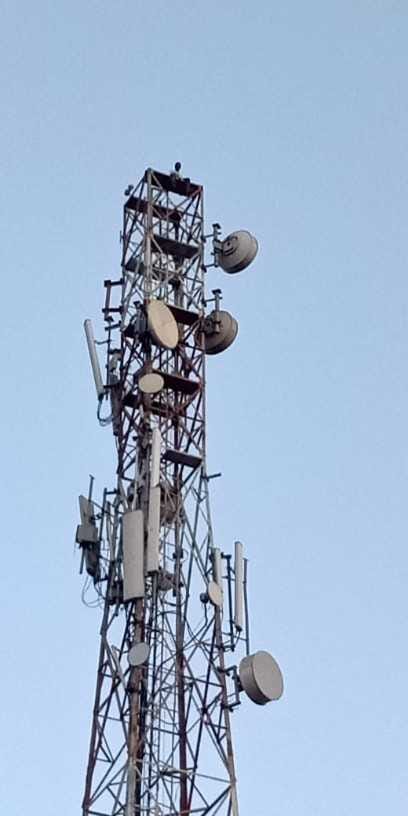 A young man climbed the tower to commit suicide