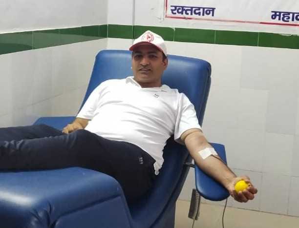 Real Corona Veer: Red Cross district secretary saved woman's life by donating blood