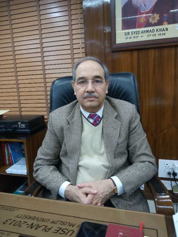 AMU vice Chancellor urged to teacher enhancement of online skills during lock down