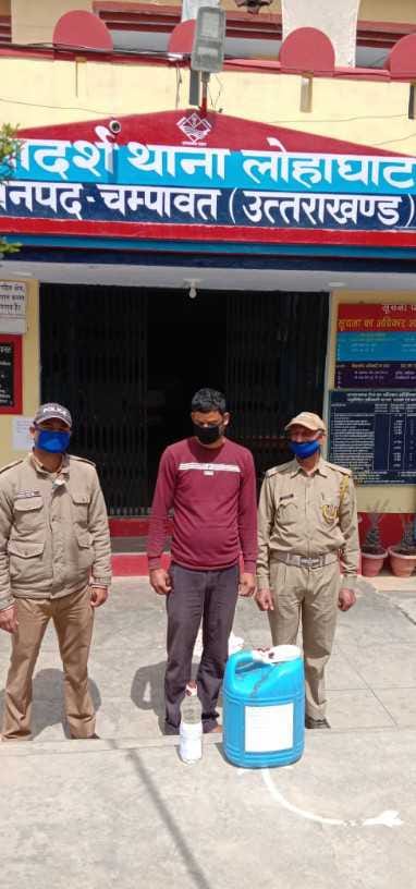 Alomora's person arrest with 15 liters liquor