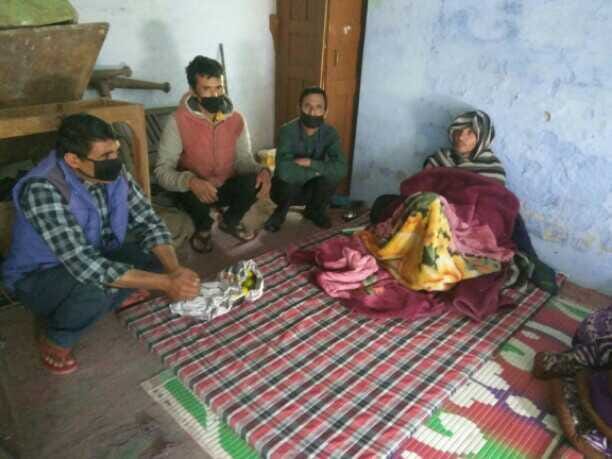 Lockdown in Uttarakhand : father dies in nepal, son performs cremation in india