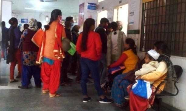 Social distance is not followed even in the hospital