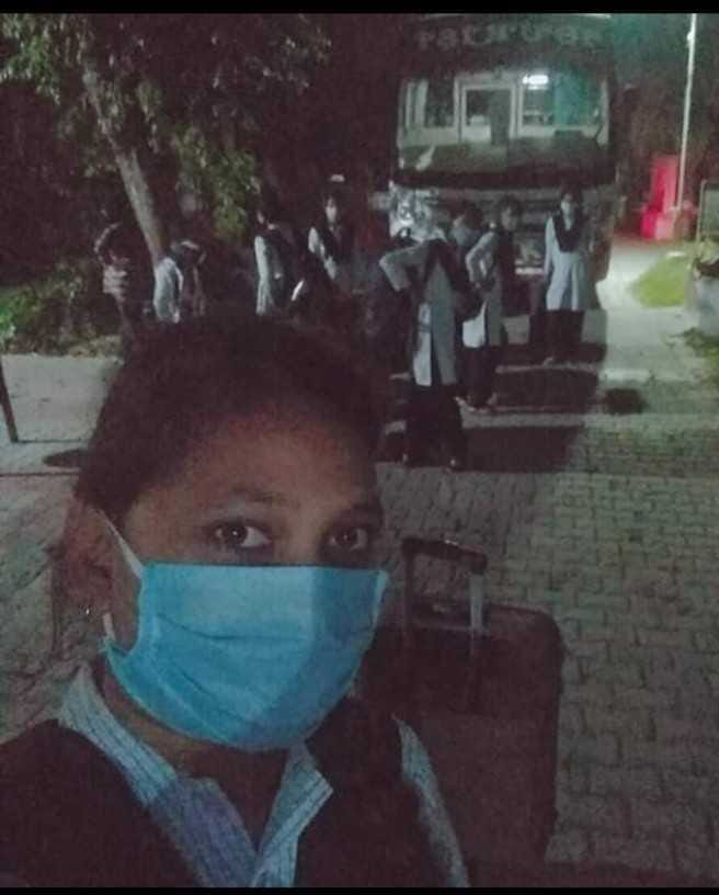 23 children of jawahar navodaya trapped in lockdown reach Rudrapur from Delhi